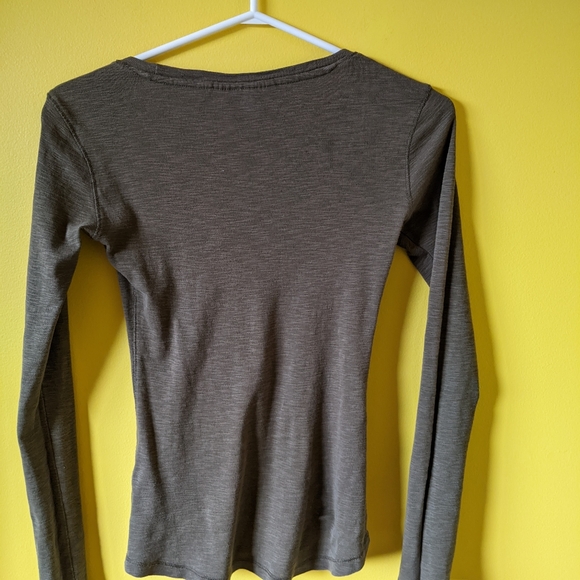 Top - Picture 2 of 3